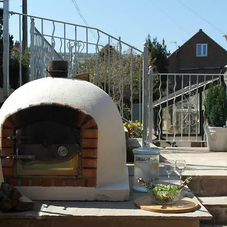 Ashford House 'the Snug' Private Hot Tub