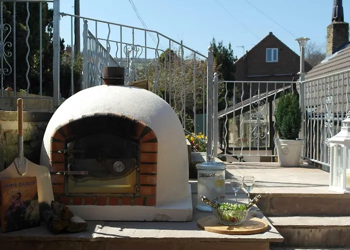 Ashford House 'the Snug' Private Hot Tub